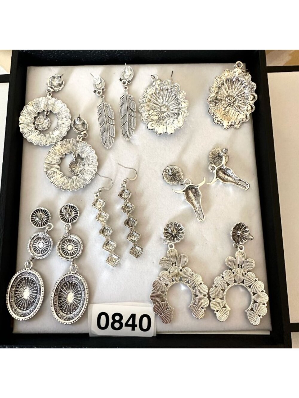 Costume Jewelry Lot Western Style Faux Turquoise Silver Tone Pierced Earrings - Picture 12 of 12